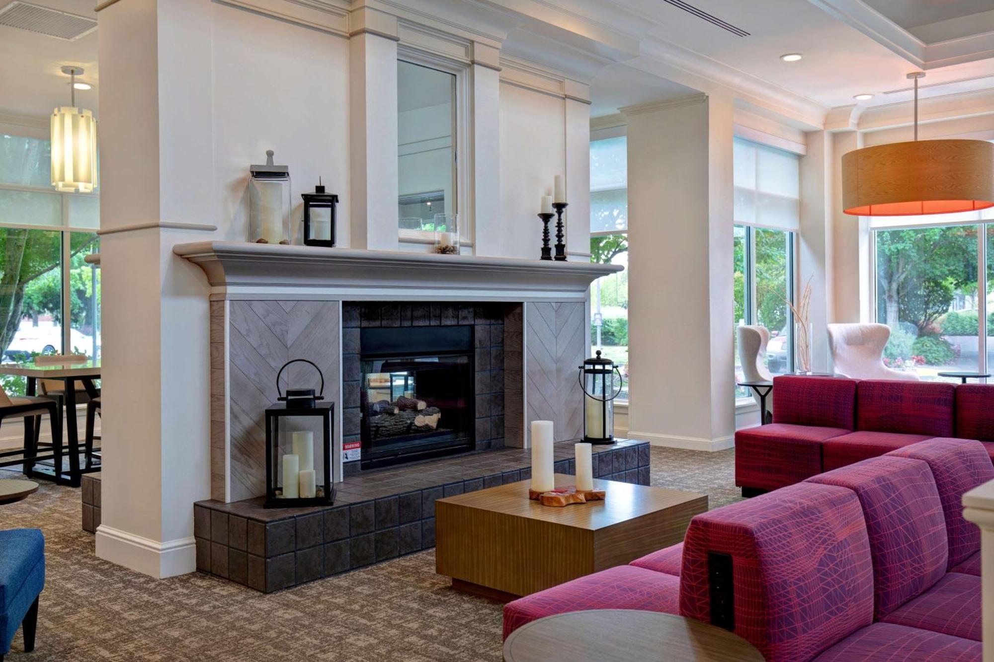 Hilton Garden Inn Portland/Beaverton Exterior photo